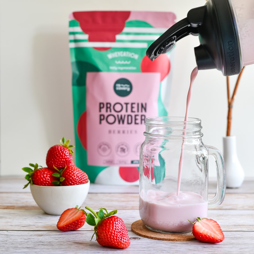 Wheycation Whey Protein Powder Berries Shake Zubereitung